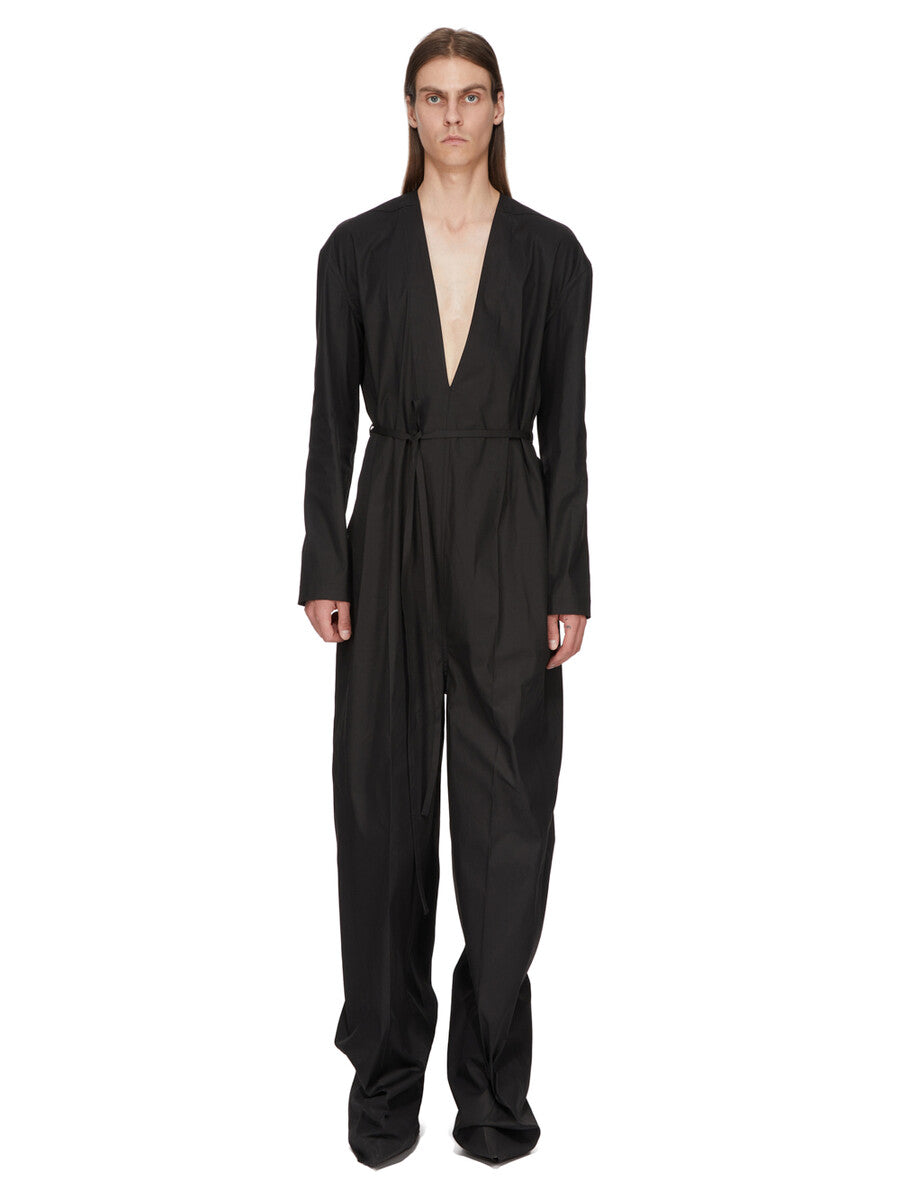 Fashion related image used in ecommerce context featuring designer aesthetic and visual storytelling