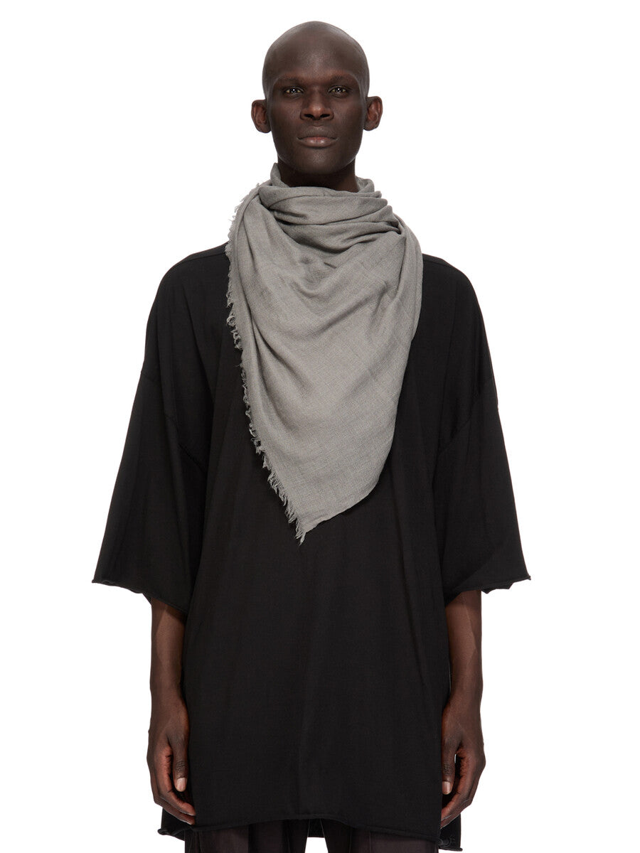 Fashion related image used in ecommerce context featuring designer aesthetic and visual storytelling