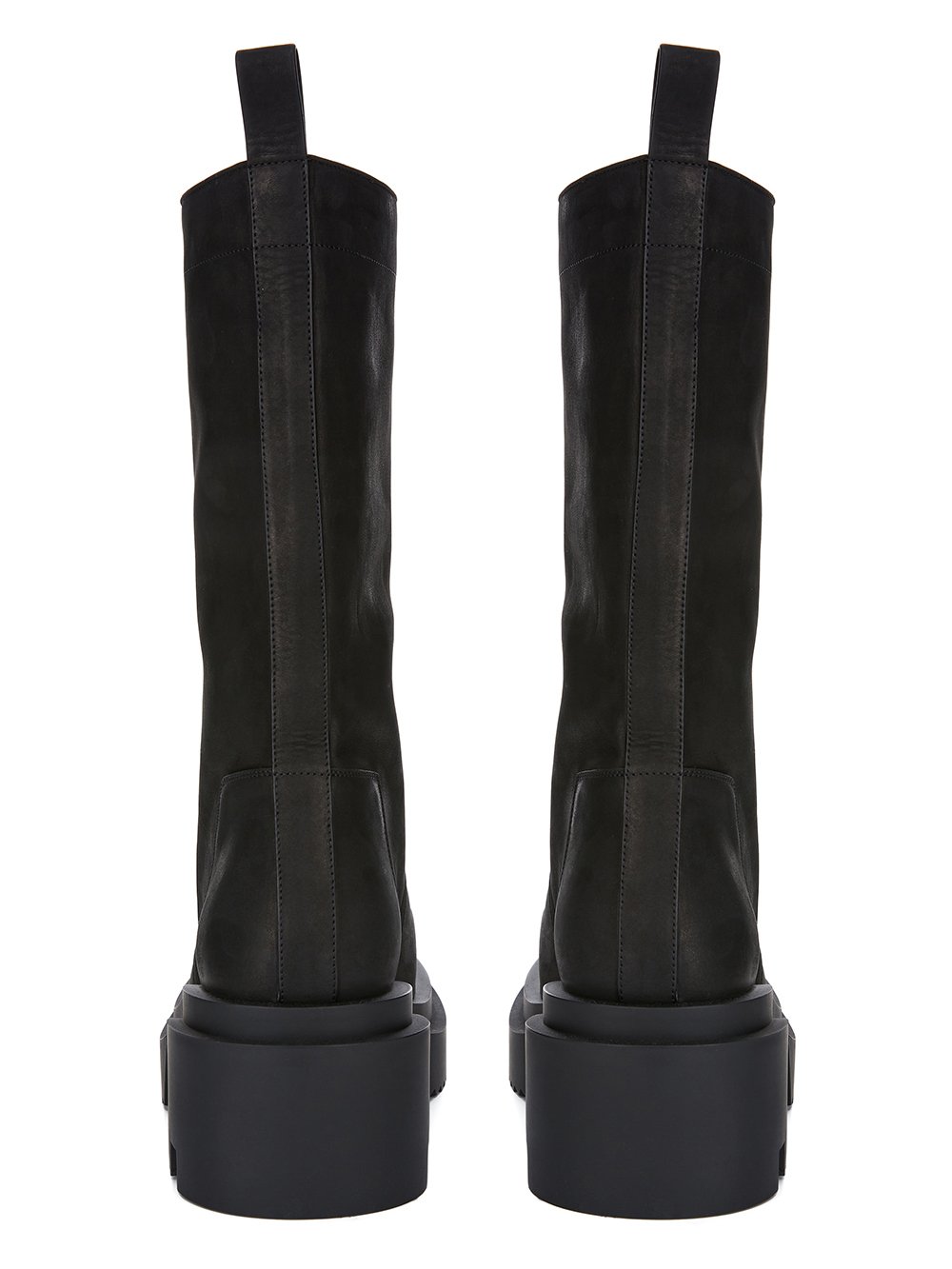 RP02E4834_LWN_09 | CALF PULL ON BOGUN