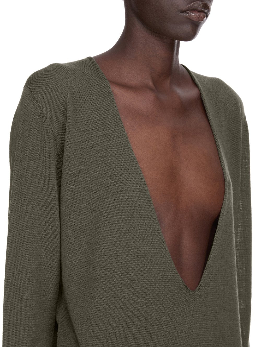 RP02E4668_M_25 | EXTREME V NECK PULL