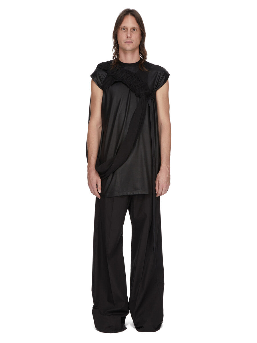 Fashion related image used in ecommerce context featuring designer aesthetic and visual storytelling
