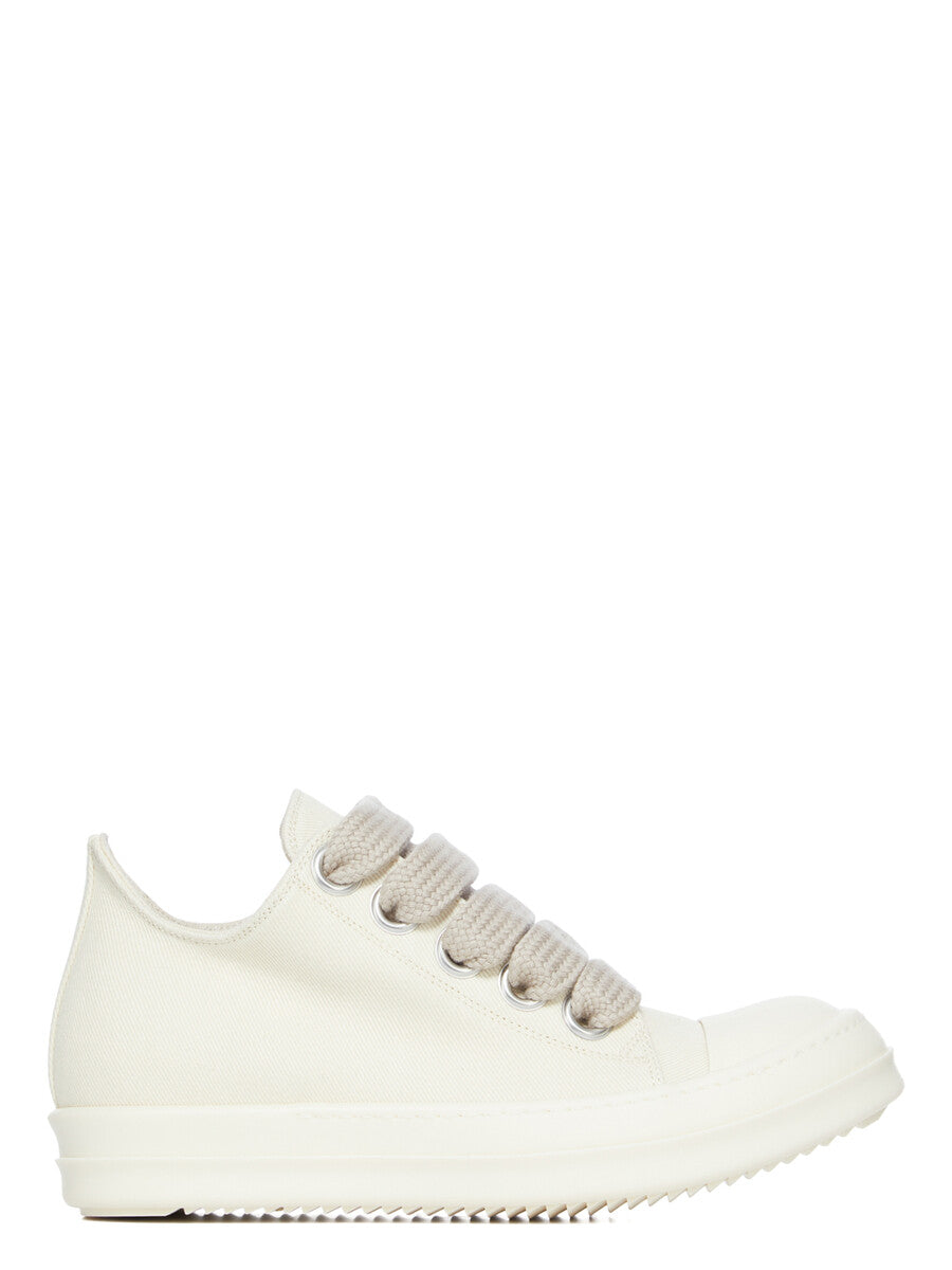 Fashion related image used in ecommerce context featuring designer aesthetic and visual storytelling