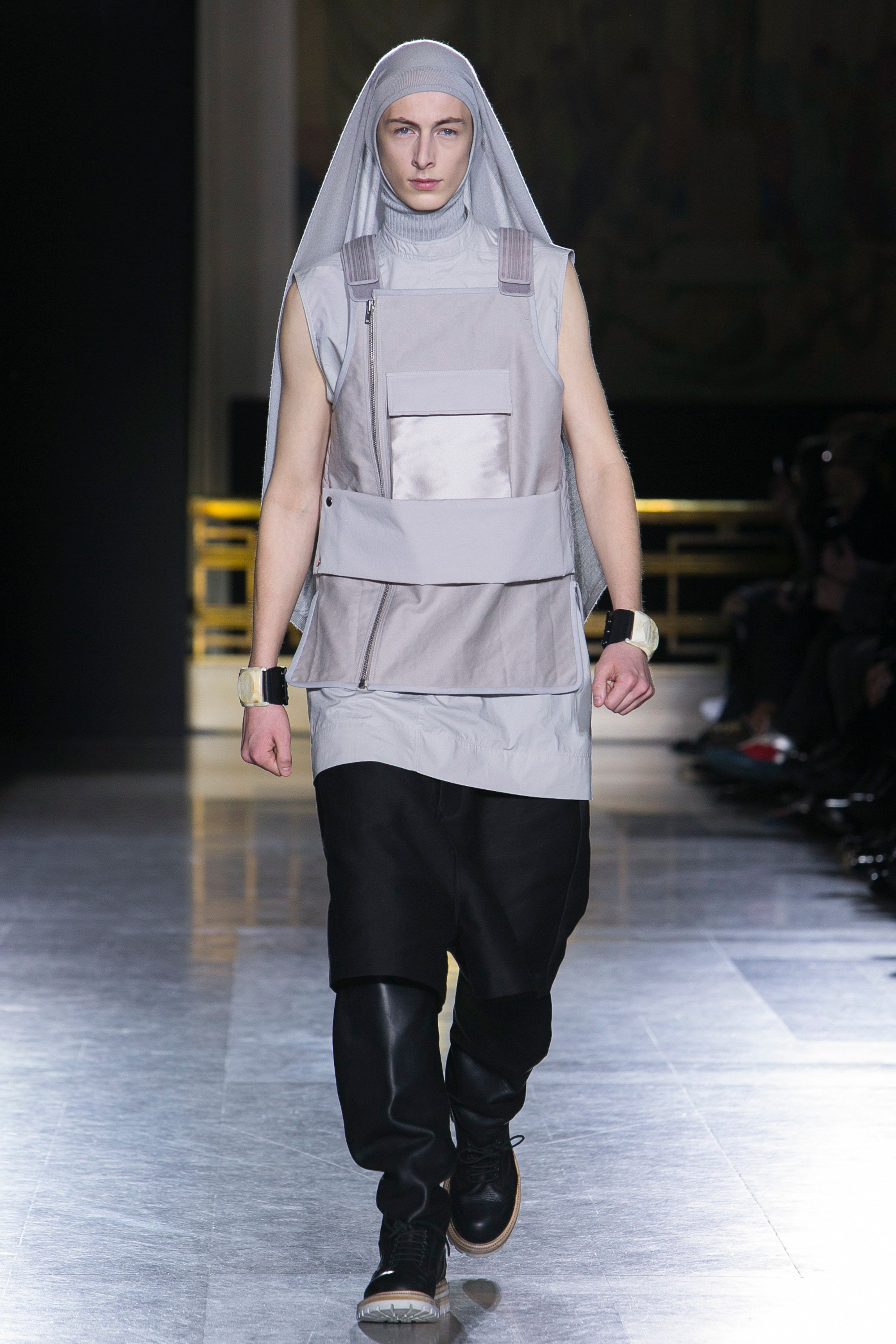 RICK_OWENS_AW14_MOODY_MENS_RUN