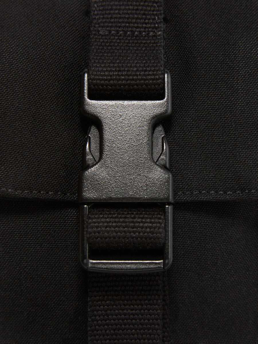 RL01F2433_CCVS_09 | CIGARETTE POCKET