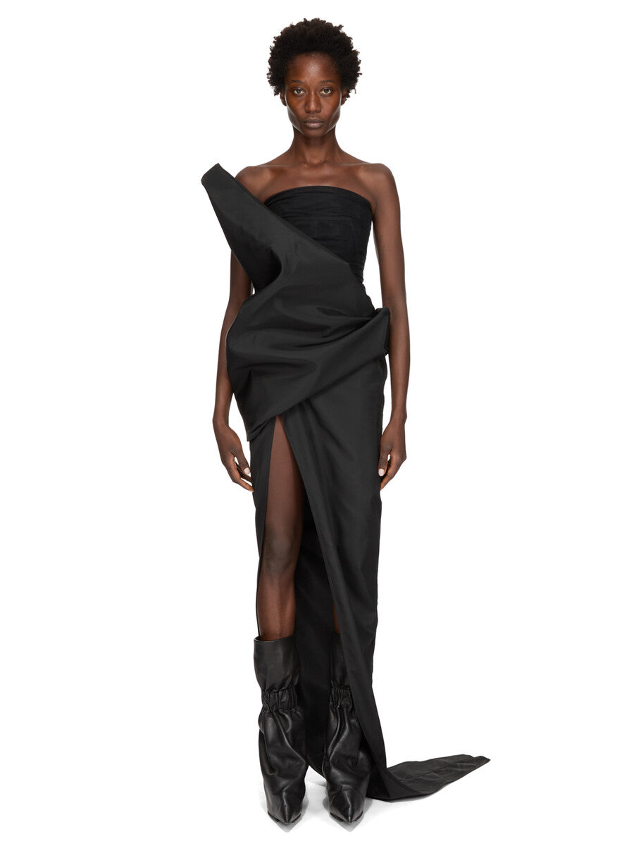 Fashion related image used in ecommerce context featuring designer aesthetic and visual storytelling