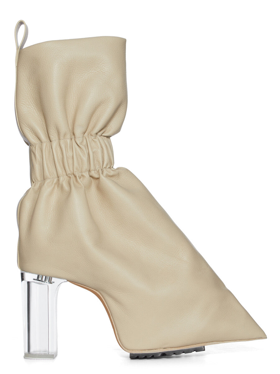 Fashion related image used in ecommerce context featuring designer aesthetic and visual storytelling