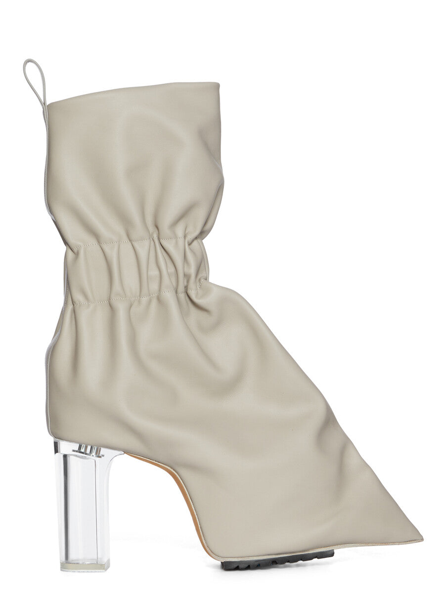 Fashion related image used in ecommerce context featuring designer aesthetic and visual storytelling