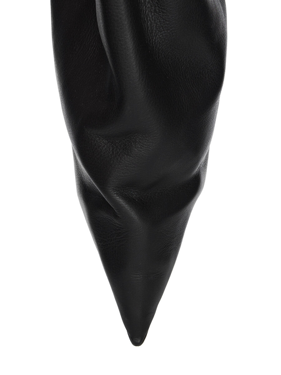 Fashion related image used in ecommerce context featuring designer aesthetic and visual storytelling