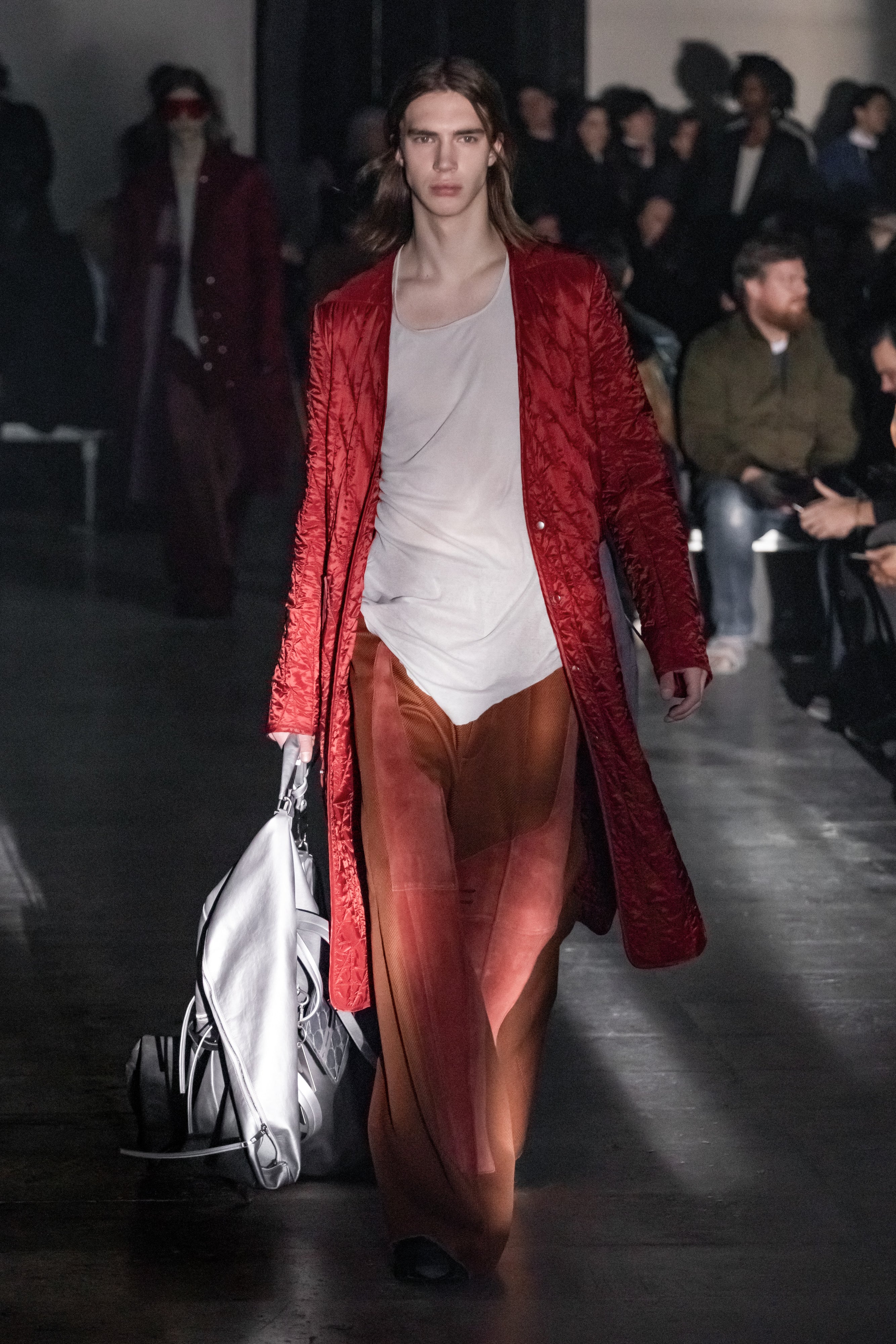 Rick Owens リックオウエンス 19FW LARRY ドレープデザイン ビスコース 長袖シャツ ブラウス シルバー RP19F5220-VLM レディース RICK OWENS - 【25AW】ラリー フォグポケット シャツ / LARRY
