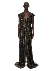 Fashion related image used in ecommerce context featuring designer aesthetic and visual storytelling