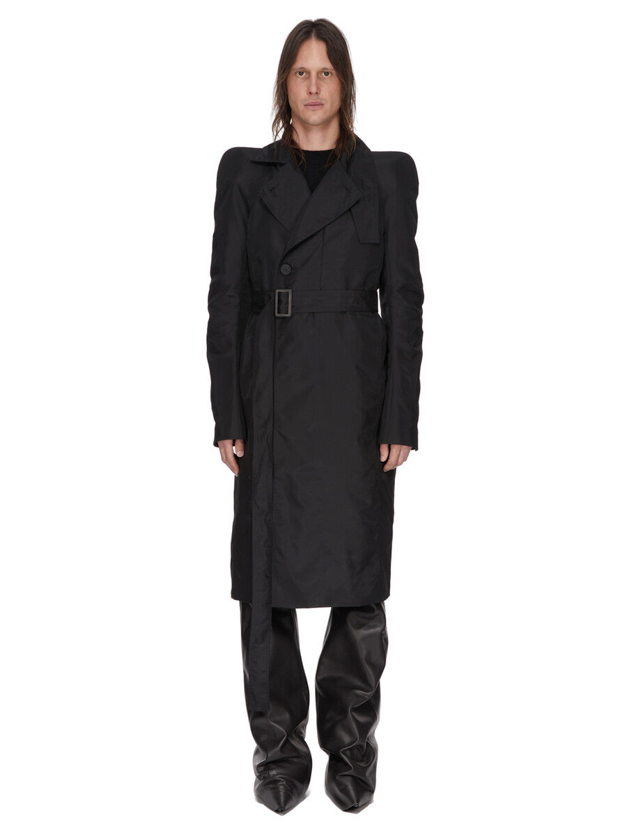 Fashion related image used in ecommerce context featuring designer aesthetic and visual storytelling