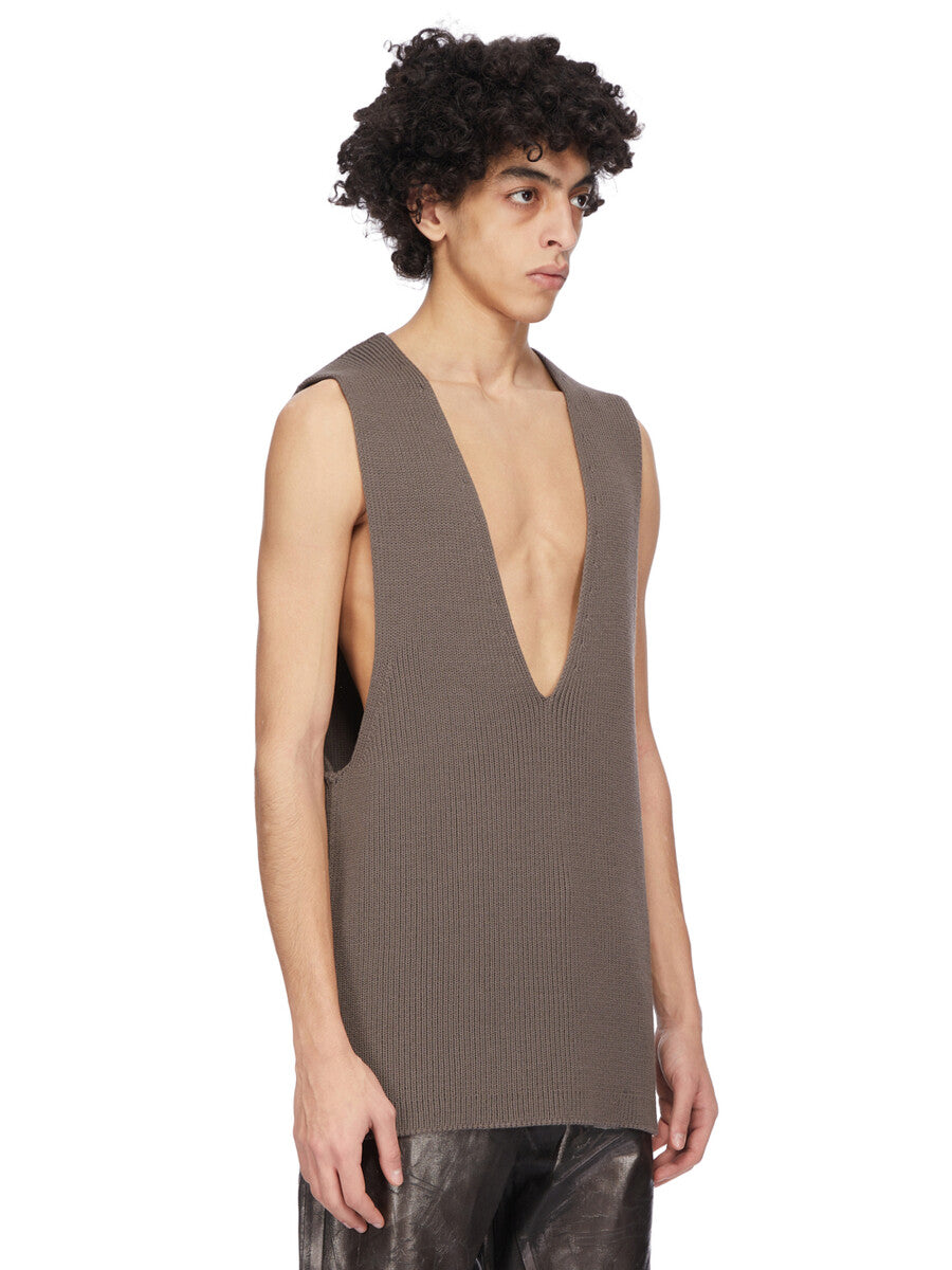 RR02E1683_KWVH_78 | V TANK