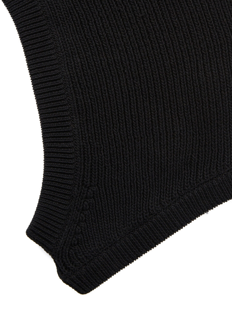 RU01F2481_KBC_09 | HOOD