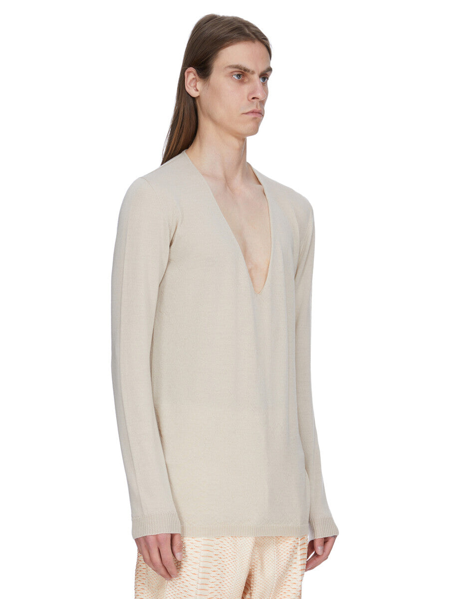 RU01F2611_M_138 | OVERSIZED EXTREME V NECK