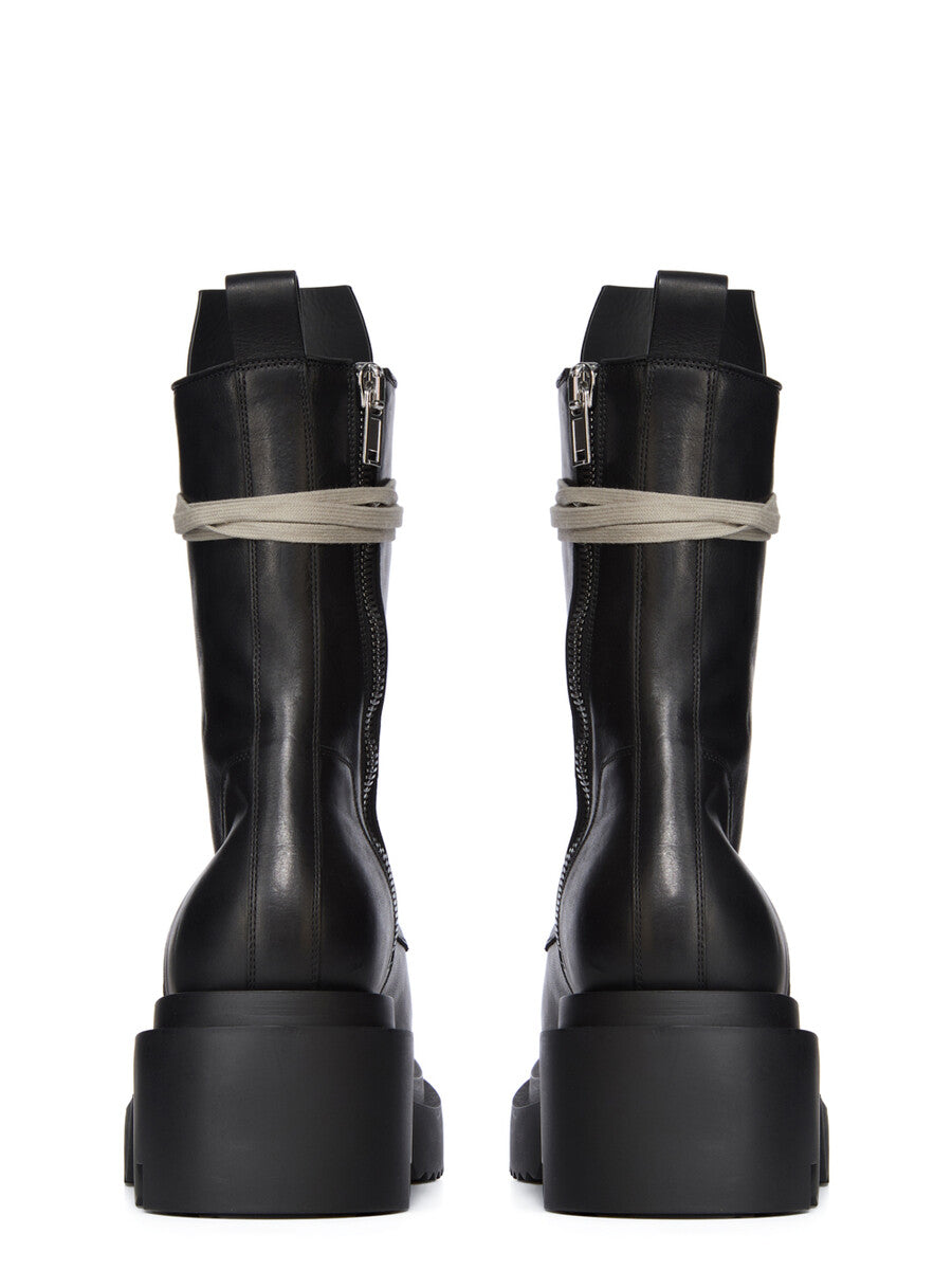 RU02E1839_LOO_09 | LACEUP BOGUN