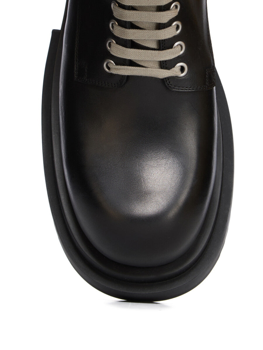 RU02E1839_LOO_09 | LACEUP BOGUN