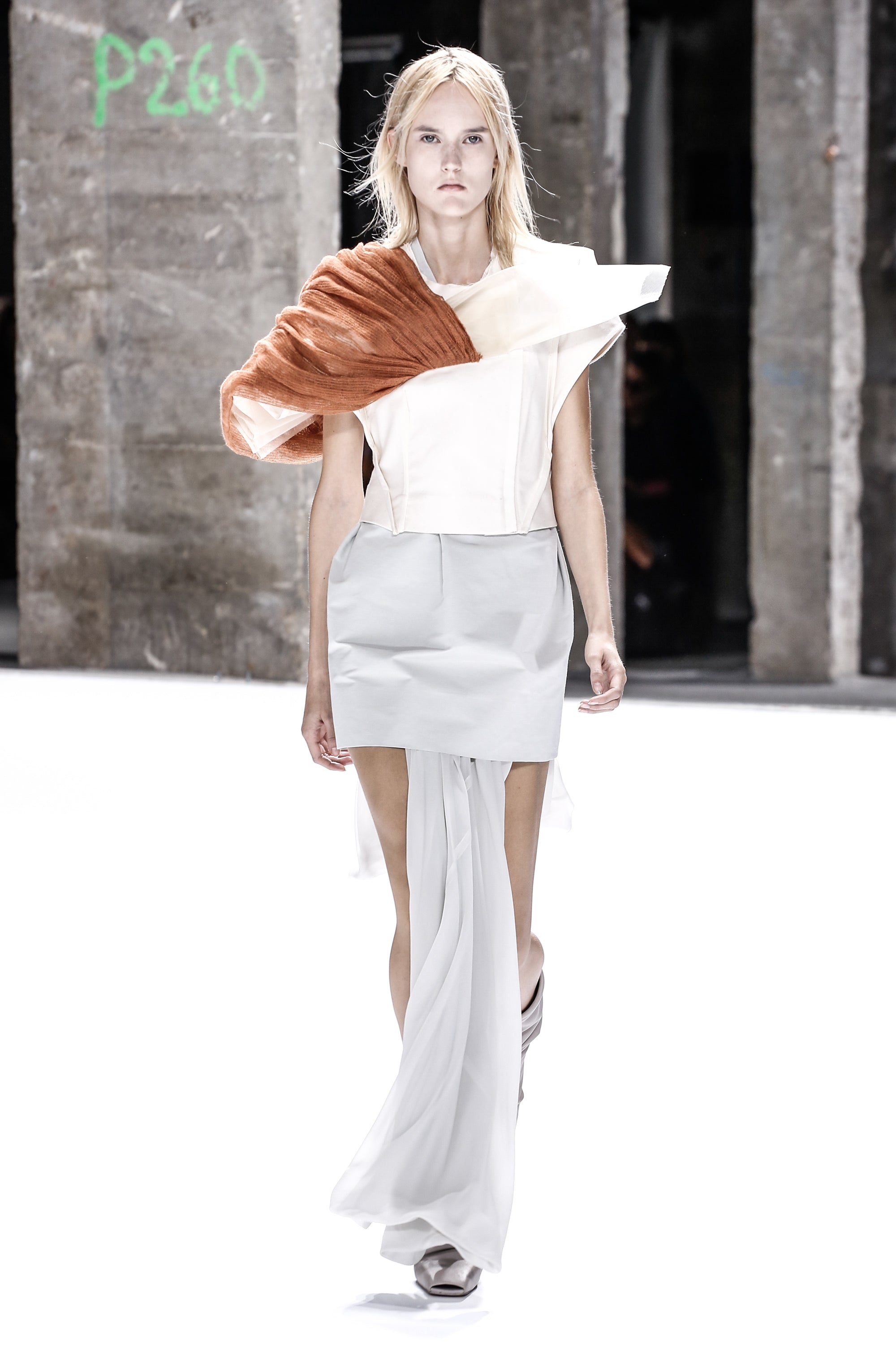 Rick-Owens-RTW-SS17-Paris-007.