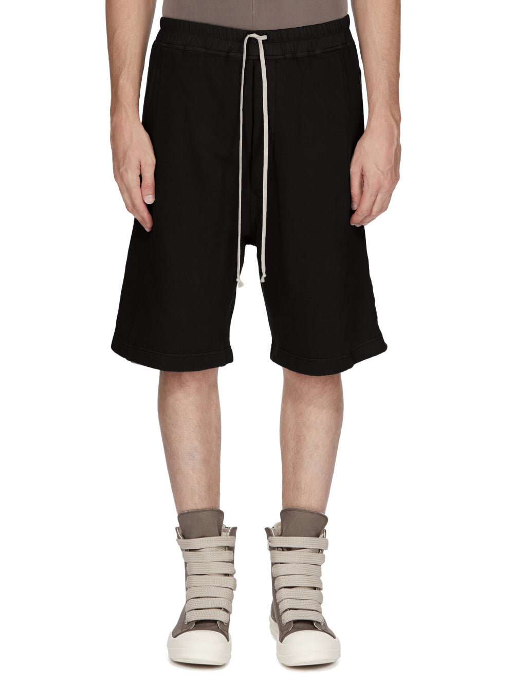 DU01F4373_F_09 | WIDE PUSHER SHORTS