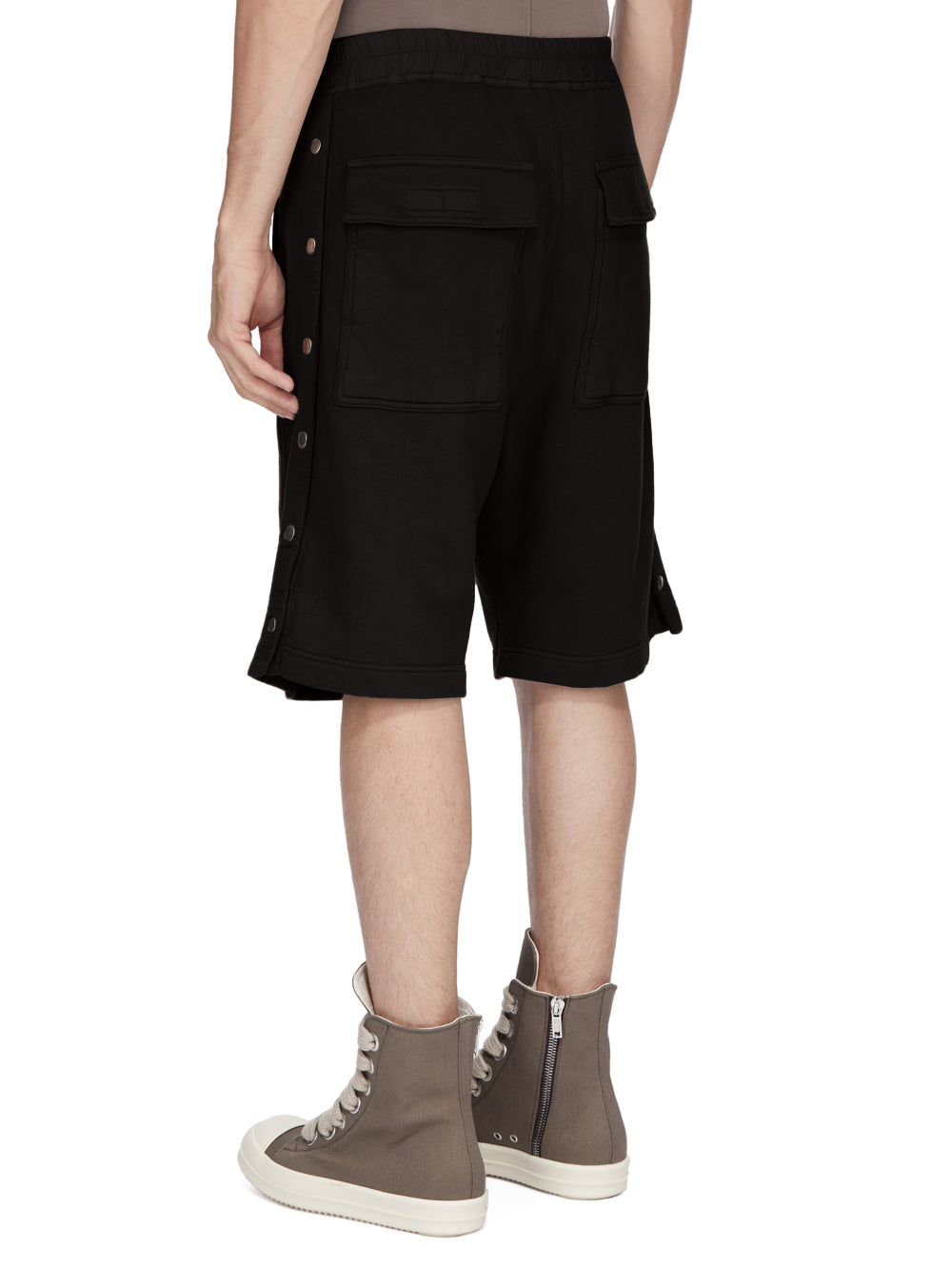 DU01F4373_F_09 | WIDE PUSHER SHORTS