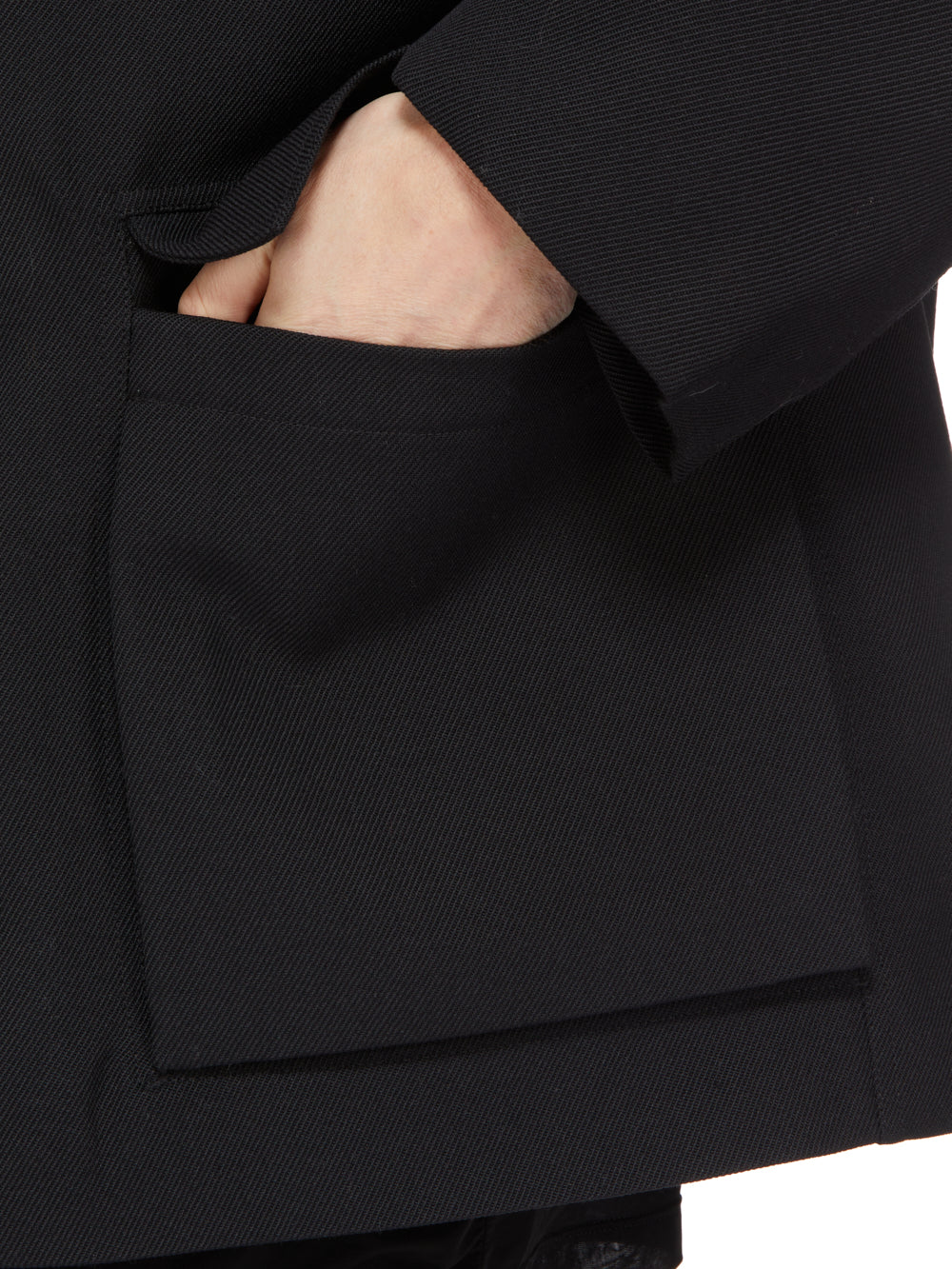 RR02F4713_WWHLBY_09 | DRACUCOLLAR