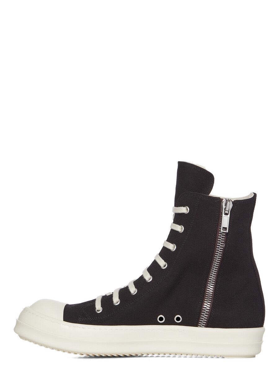 m_383570_0308159_sneaks