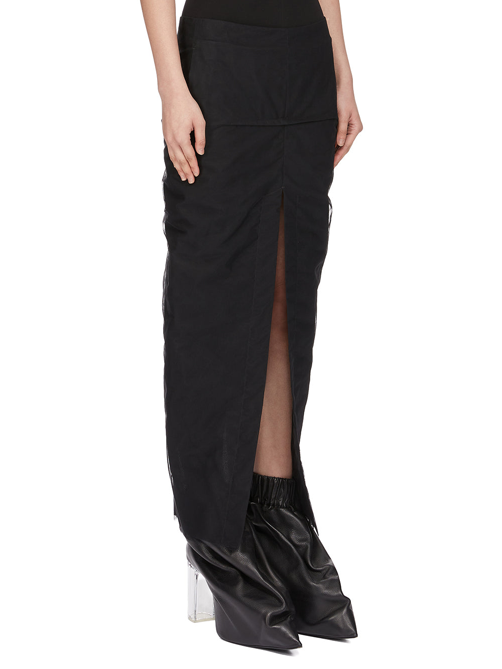 m_383728_RO01F6338_TUCVJ_09_02