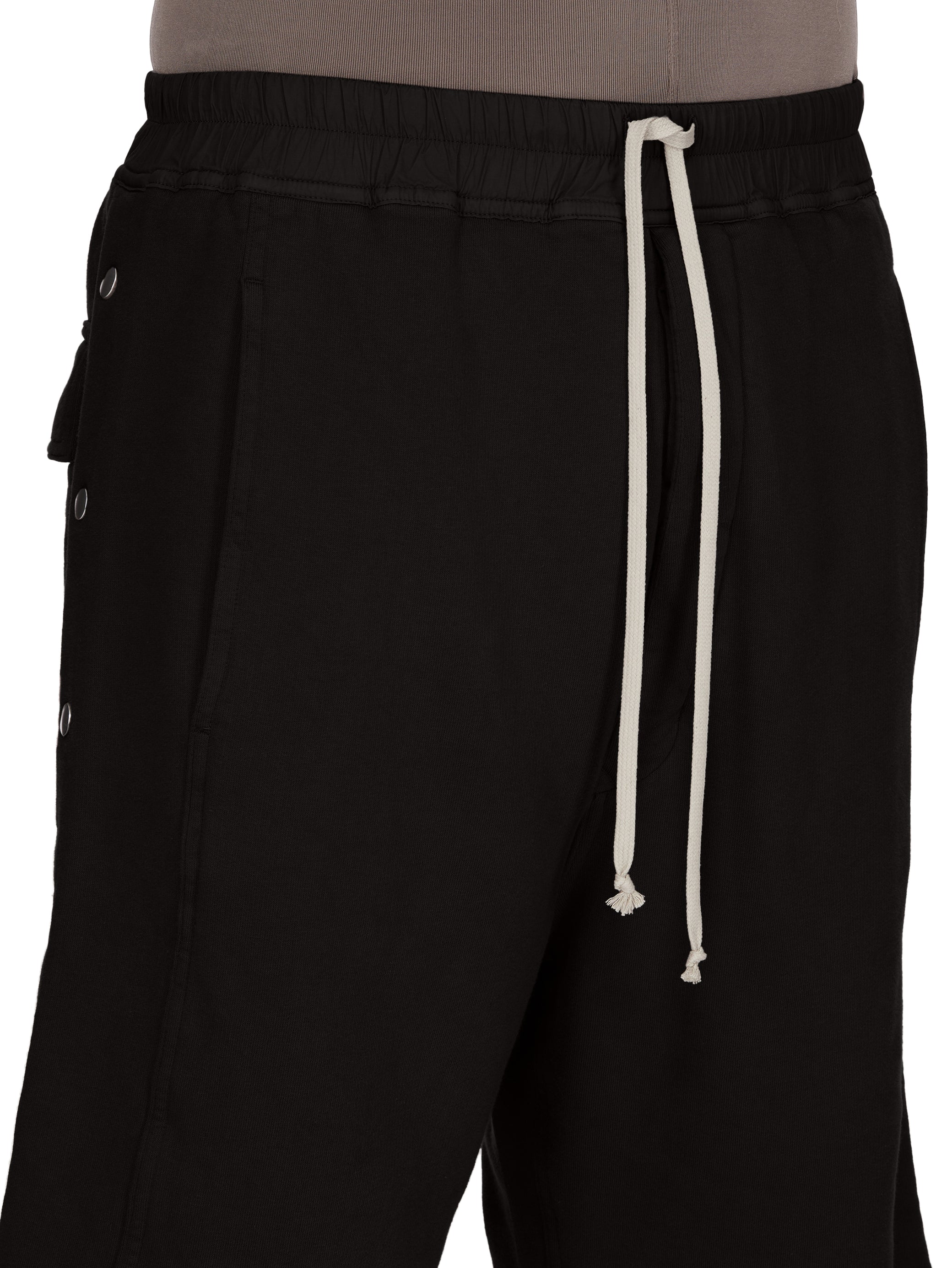 DU01F4373_F_09 | WIDE PUSHER SHORTS