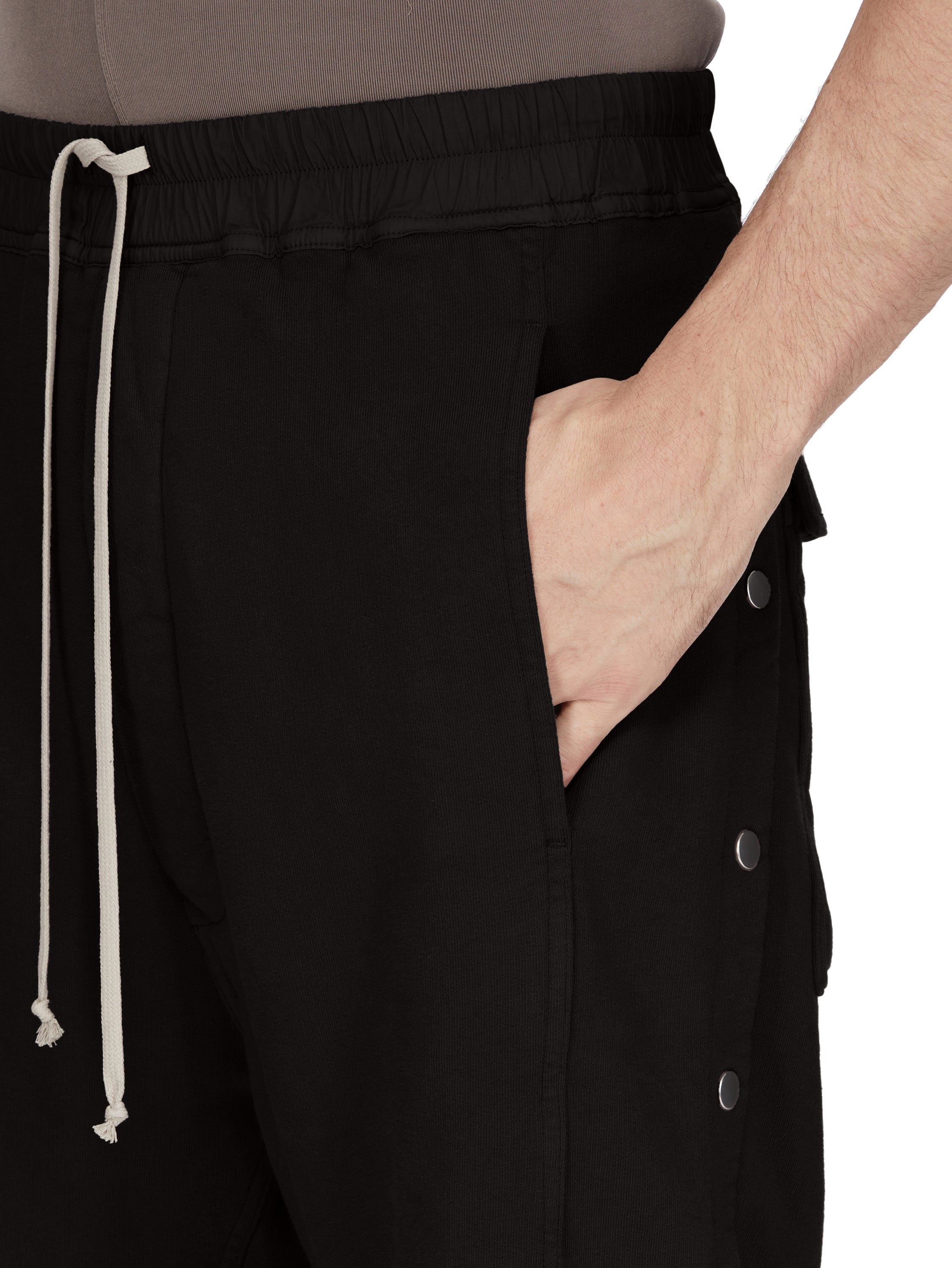 DU01F4373_F_09 | WIDE PUSHER SHORTS