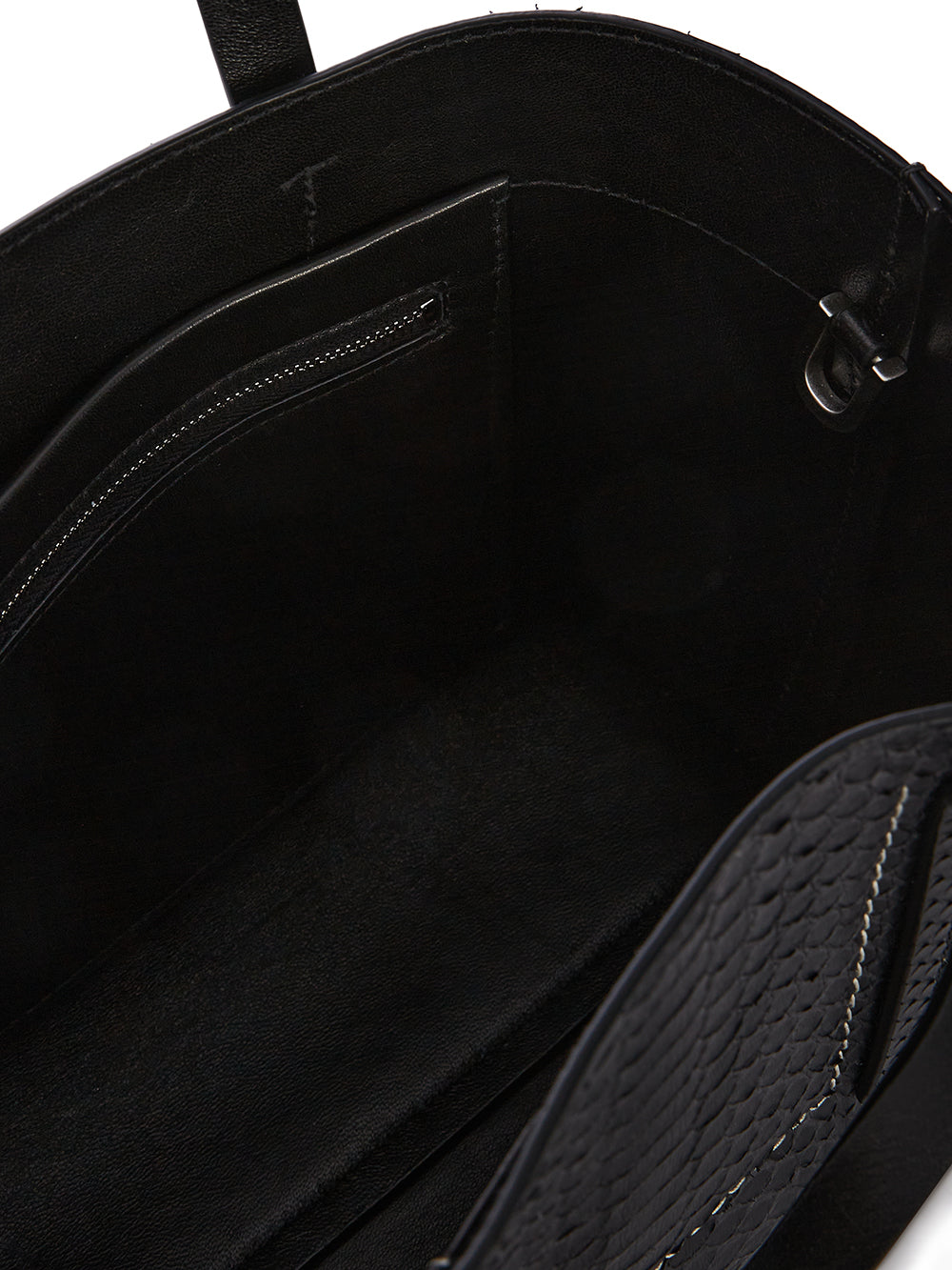 m_651400_RA01F0864_LPY9_09_06