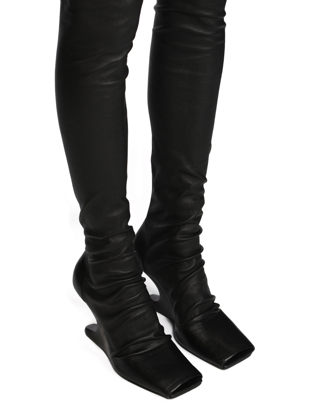 RP01F6801_LS_09 | CANTILEVER 8 THIGH HIGH