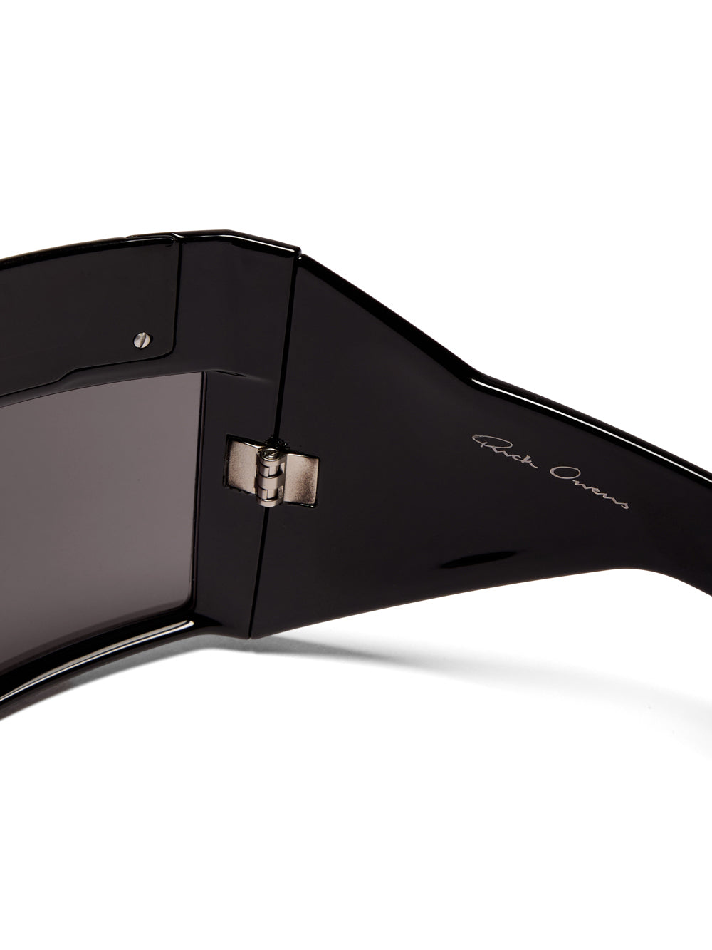 m_903158_RG0000017_GBLKB_0909_04