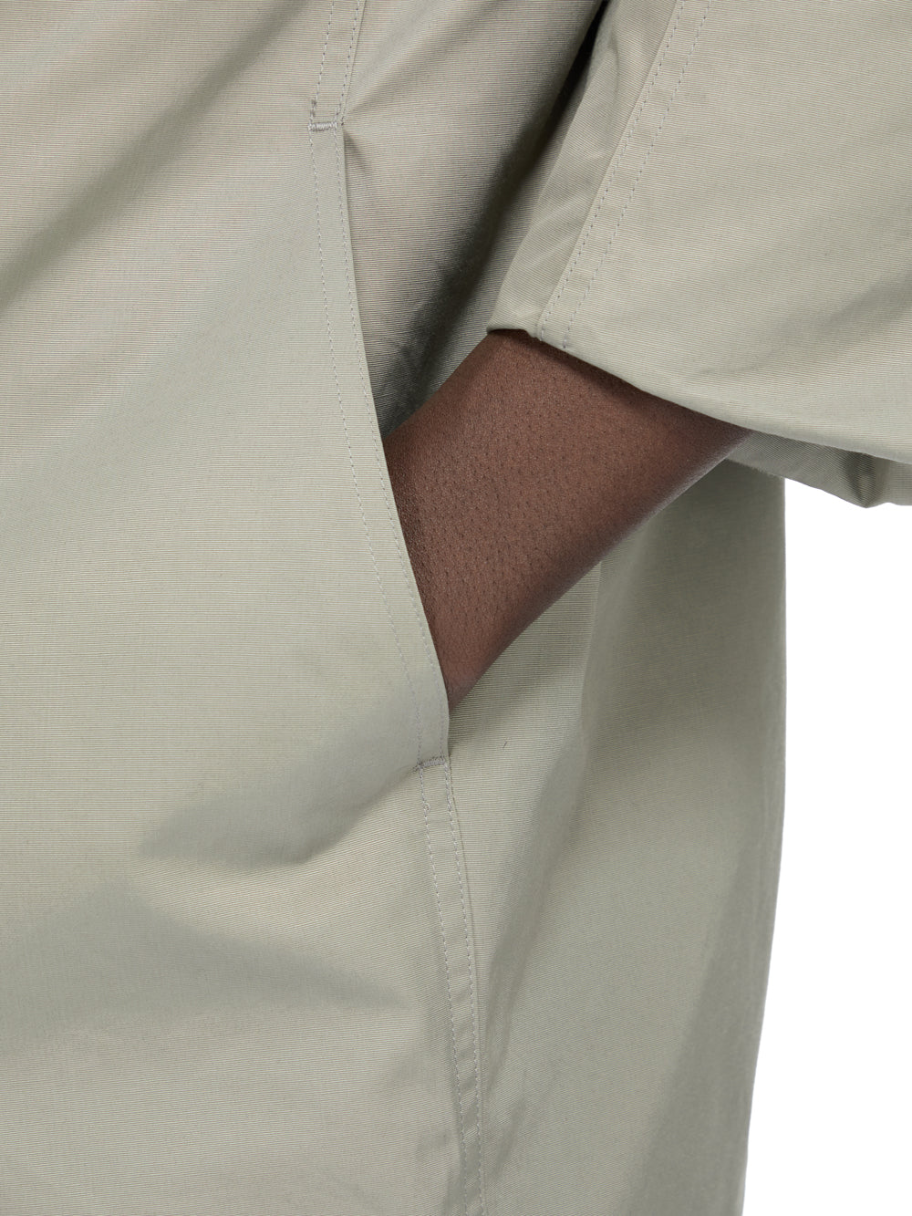 RU02F4776_MU_48 | CROPPED MAC