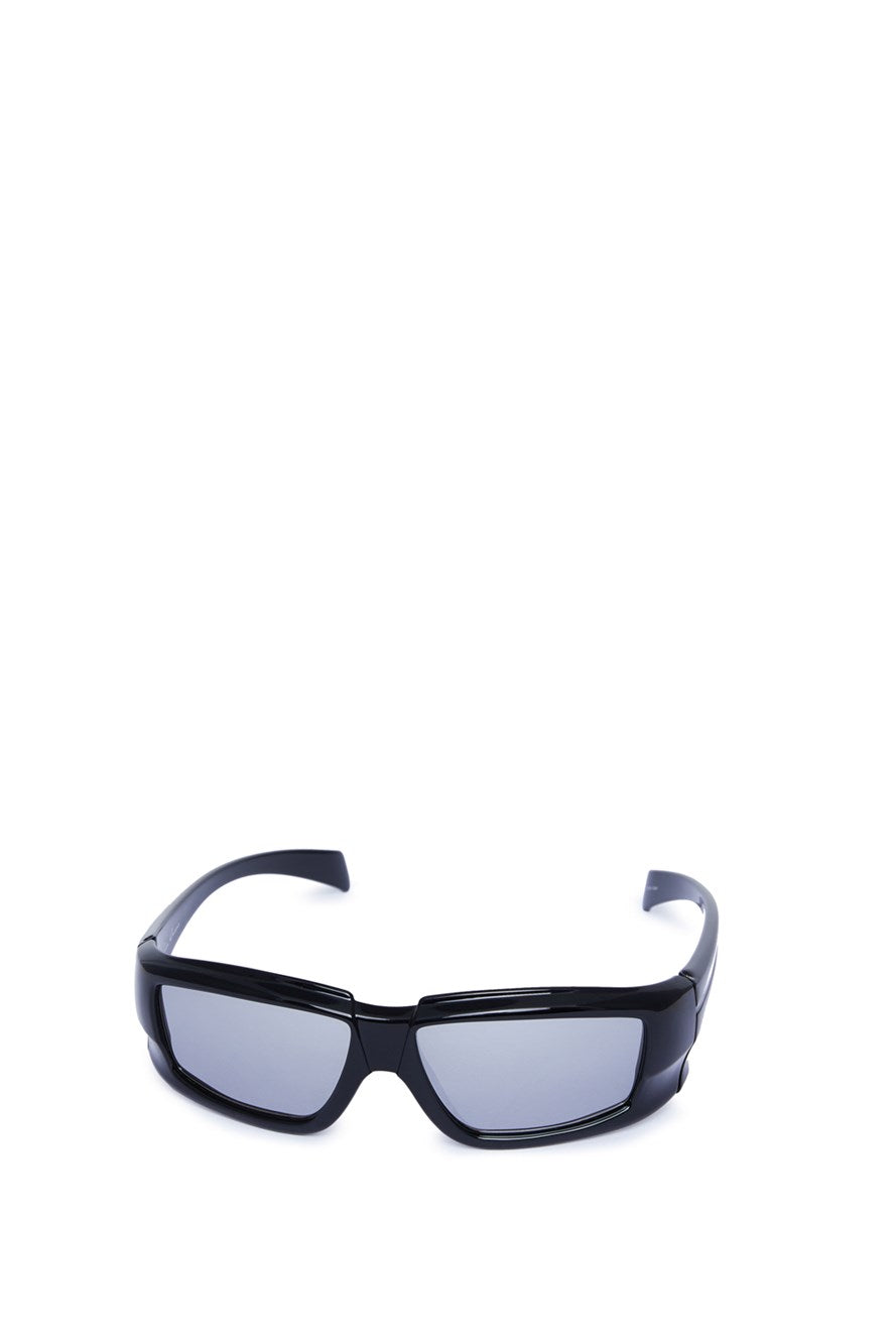 Fashion related image used in ecommerce context featuring designer aesthetic and visual storytelling