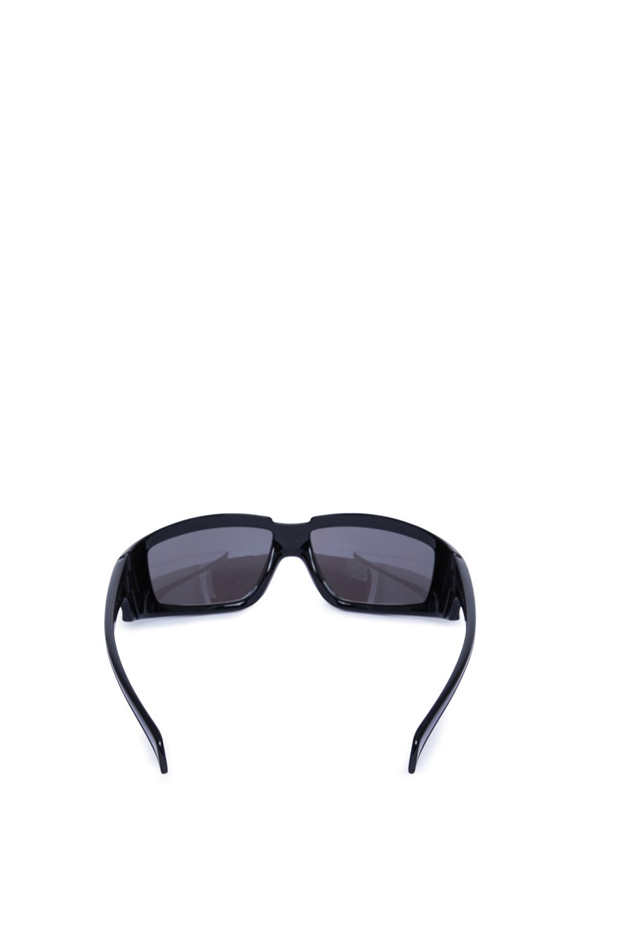 Fashion related image used in ecommerce context featuring designer aesthetic and visual storytelling