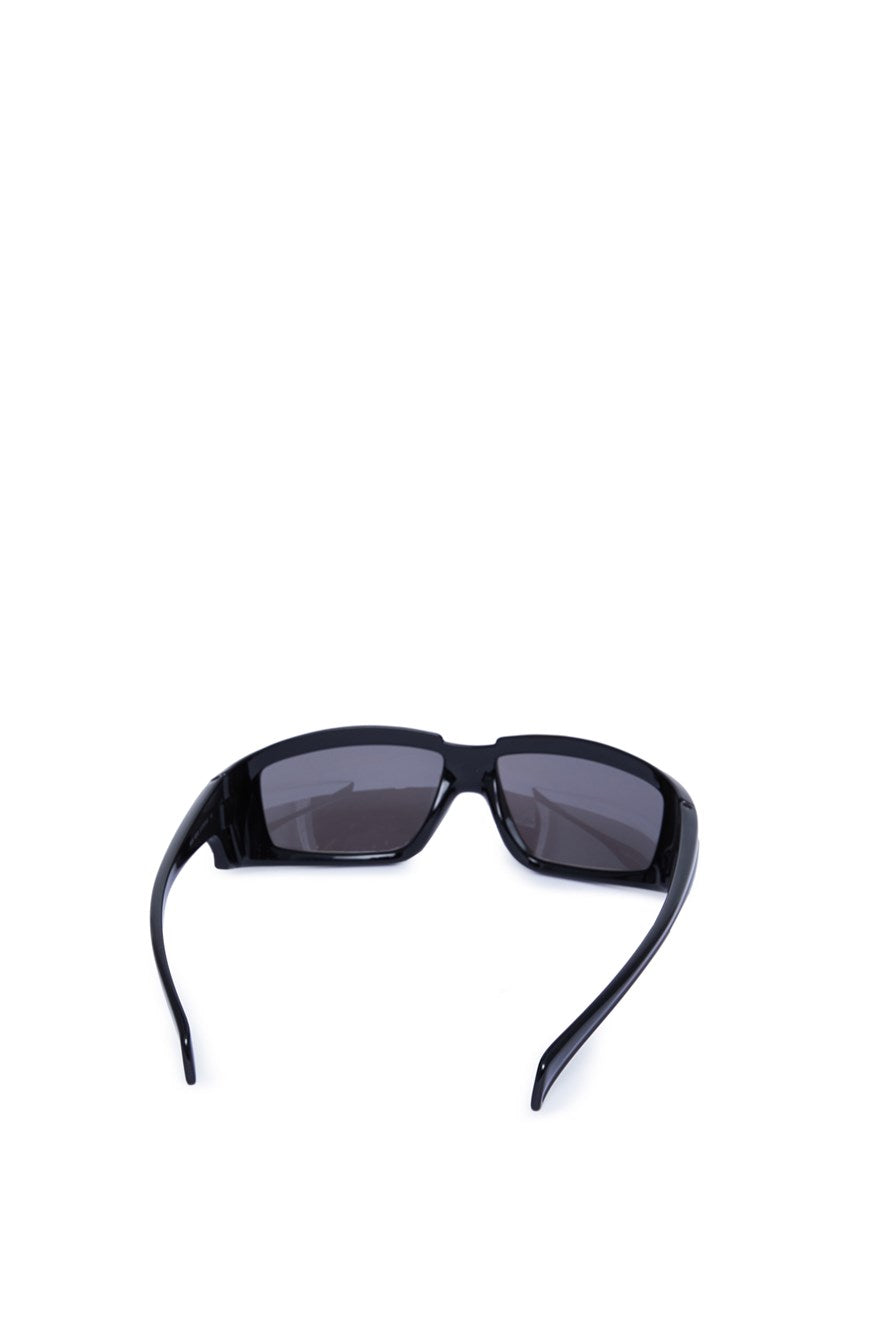 Fashion related image used in ecommerce context featuring designer aesthetic and visual storytelling