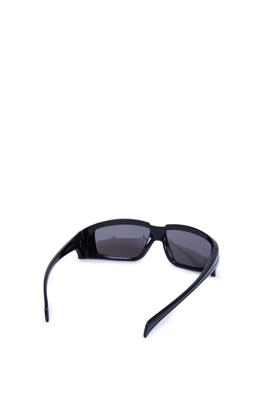 Fashion related image used in ecommerce context featuring designer aesthetic and visual storytelling