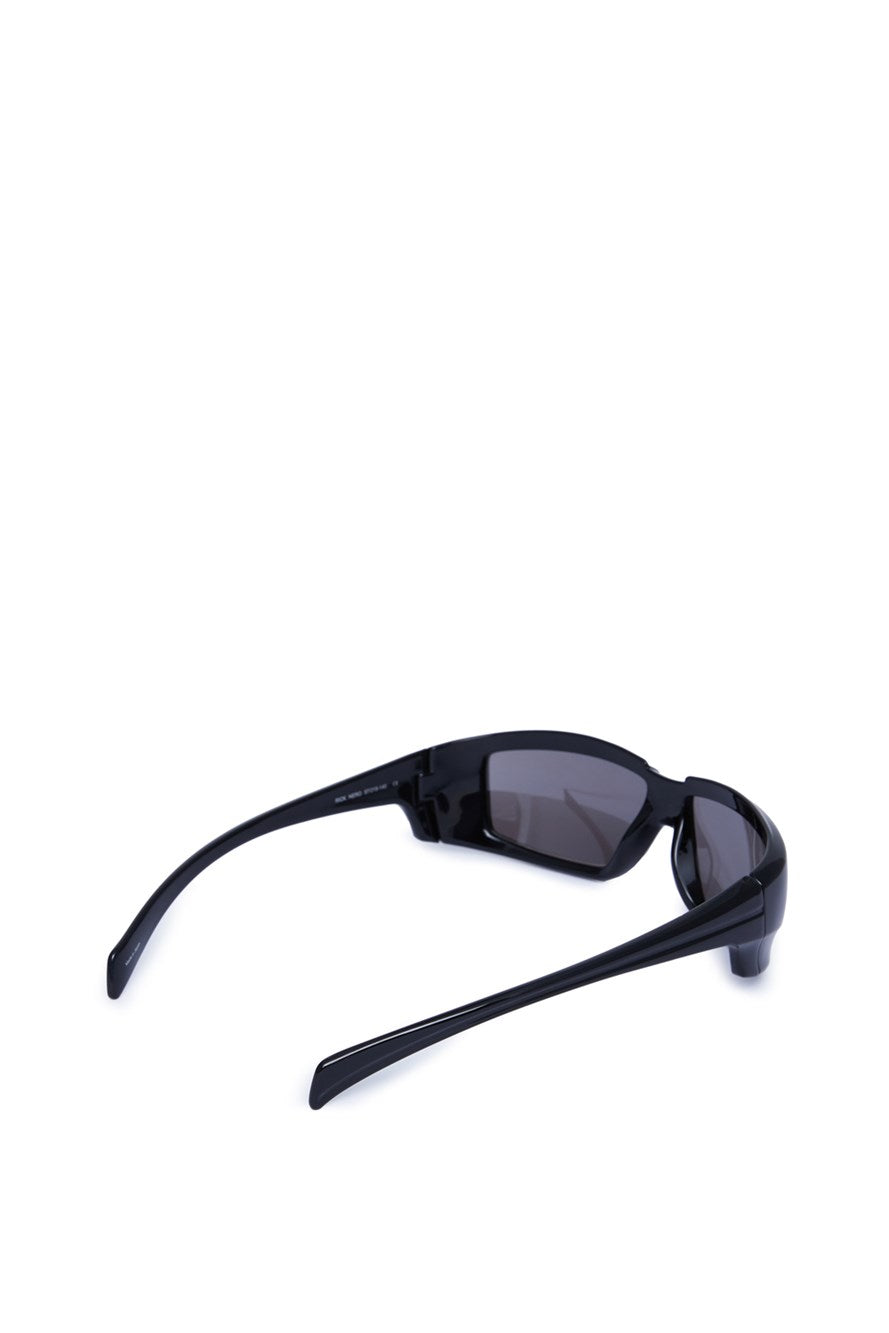Fashion related image used in ecommerce context featuring designer aesthetic and visual storytelling